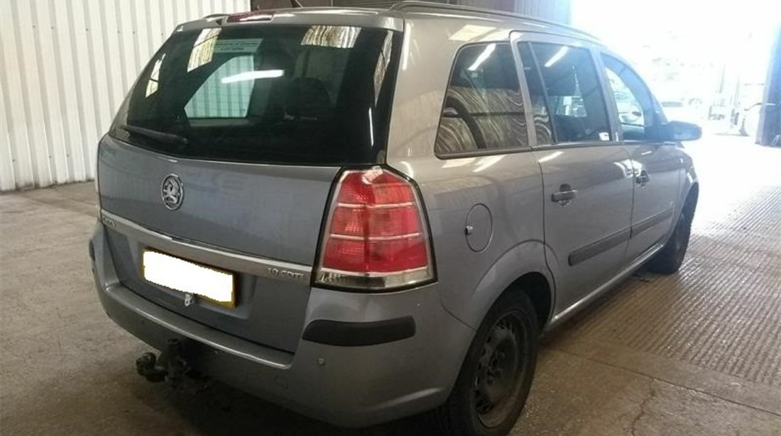 Stop dreapta spate Opel Zafira B 2007 MPV 1.9 CDTi