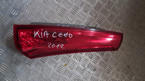 Stop dreapta superior Kia Ceed 1.6CRDI combi an de fabricatie 2011 cod 92404-1H3