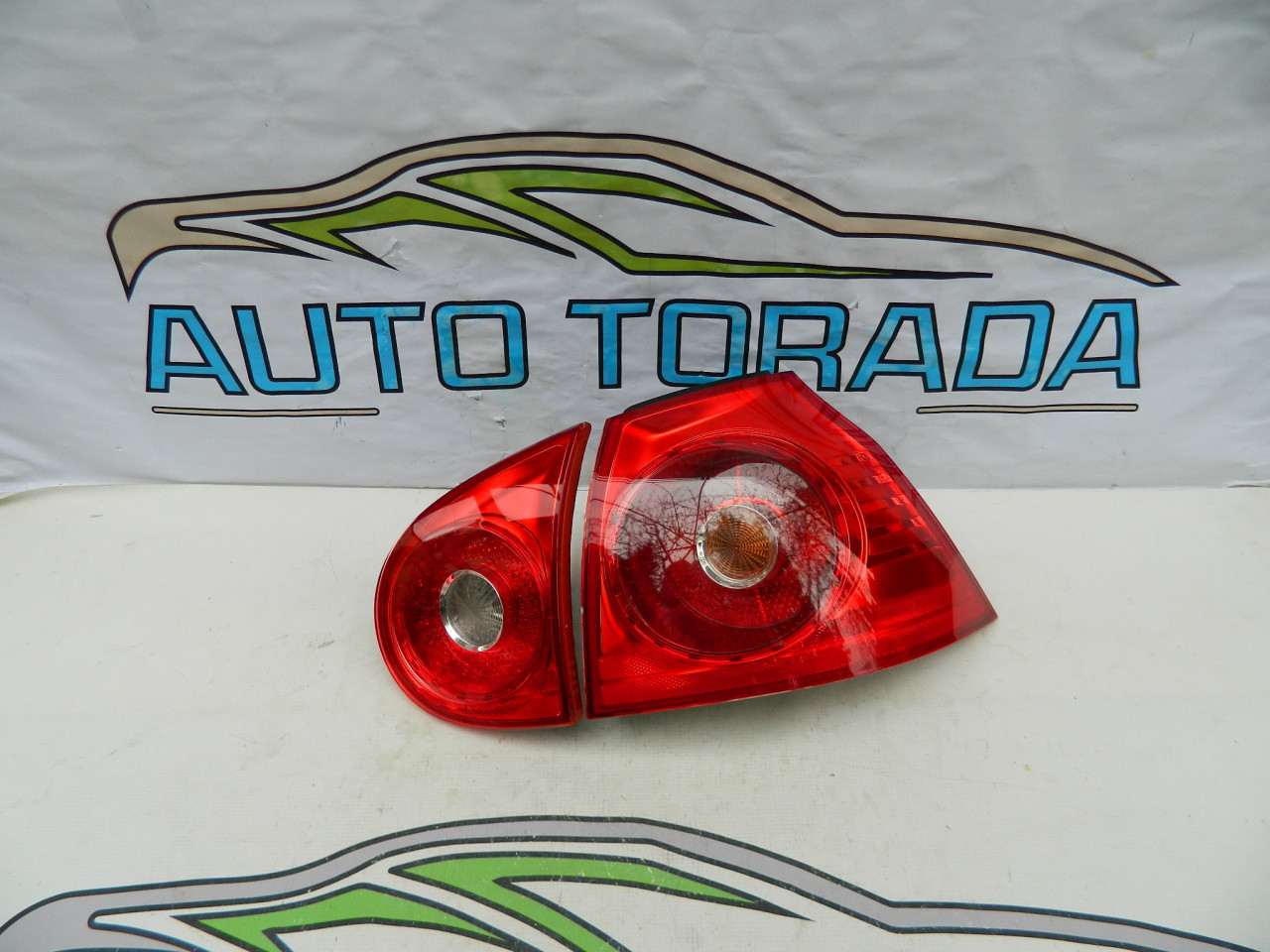 Stop dreapta VW Golf 5 model 2004-2008 cod 1K6945096N,1K6945094G