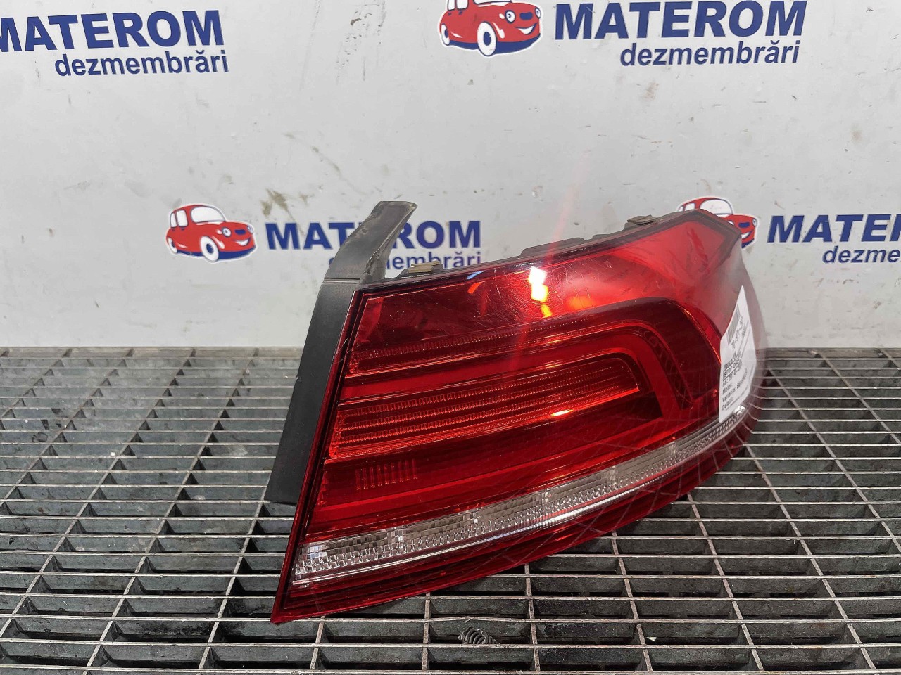 STOP DREAPTA VW PASSAT - - (2014 2019)