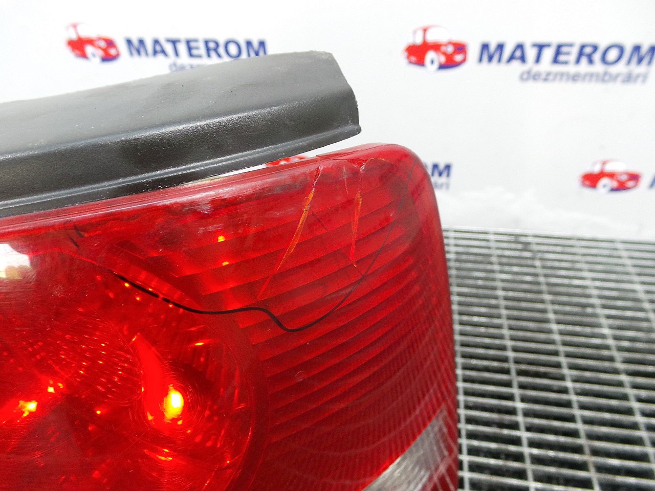 STOP DREAPTA VW TOURAN - - (2007 2010)