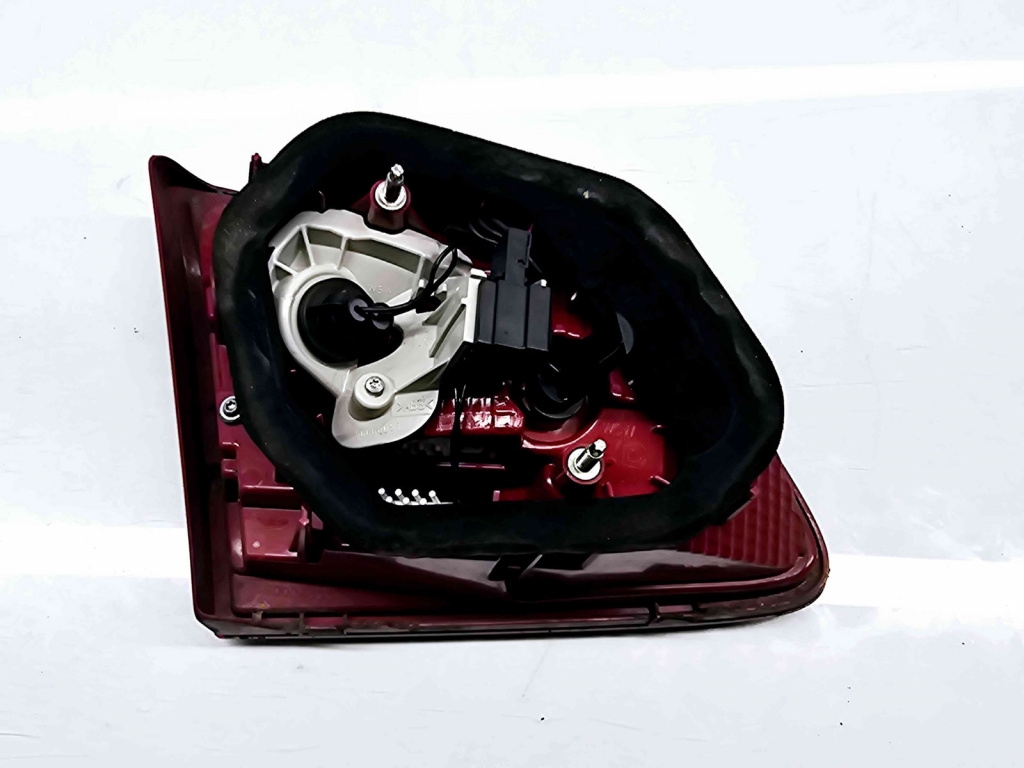 Stop haion dreapta Volkswagen Passat B7 (362) [Fabr 2010-2014] 3AE945094J