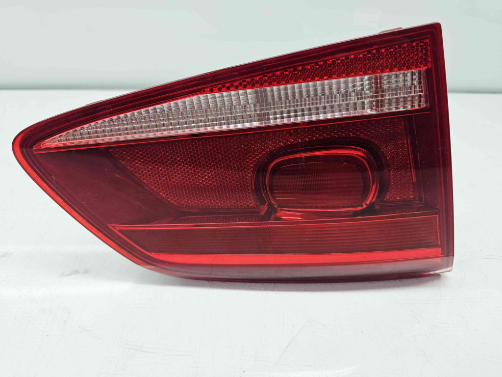 Stop haion stanga Volkswagen Passat B7 (362) [Fabr 2010-2014] 3AF945093K