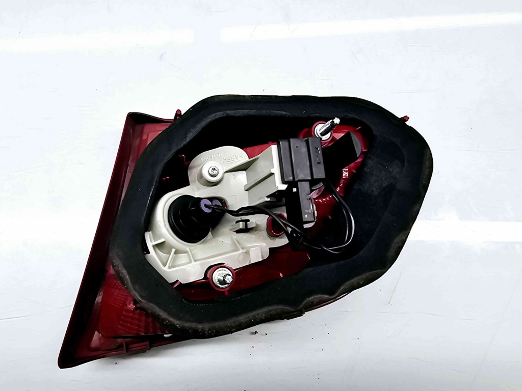 Stop haion stanga Volkswagen Passat B7 (362) [Fabr 2010-2014] 3AE945093K