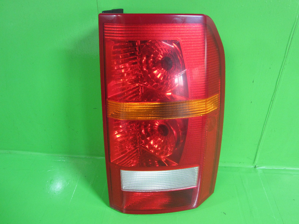 STOP / LAMPA DREAPTA LAND ROVER DISCOVERY 3 4x4 FAB. 2004 - 2009 ⭐⭐⭐⭐⭐