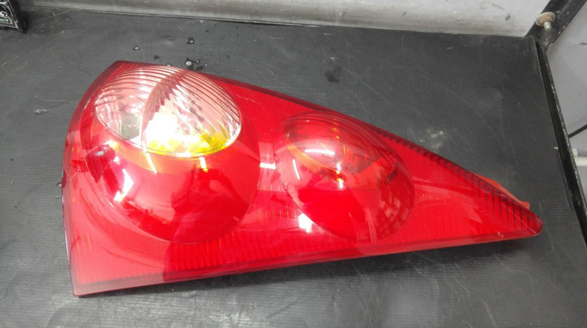 Stop lampa dreapta peugeot 107 81550-0h040