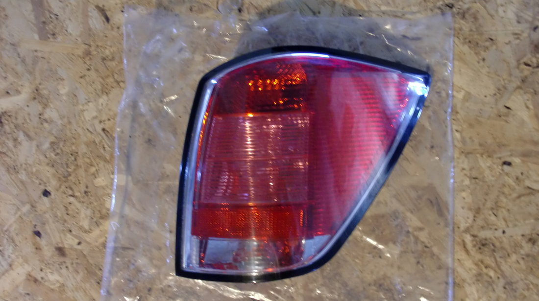 Stop (lampa) dreapta spate Opel Astra H break