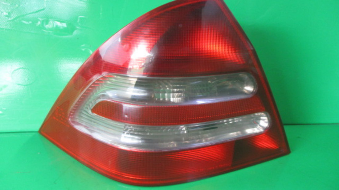 STOP / LAMPA STANGA MERCEDES BENZ C-CLASS W203 FAB. 2000 – 2007 ⭐⭐⭐⭐⭐