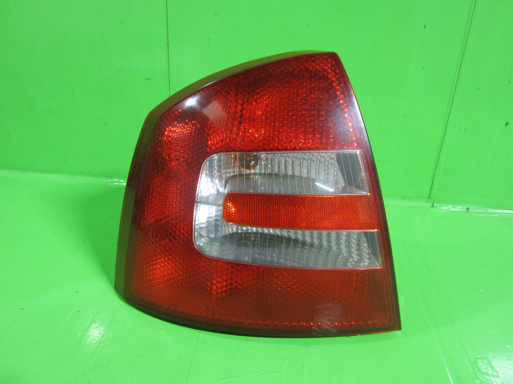 STOP / LAMPA STANGA SKODA OCTAVIA II FAB. 2004 - 2013 ⭐⭐⭐⭐⭐