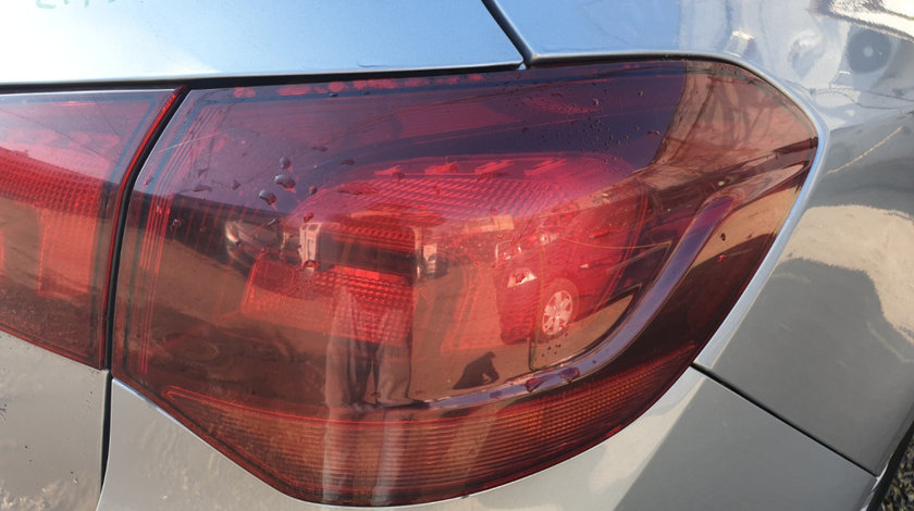 Stop Lampa Tripla Dreapta de pe Aripa Caroserie Opel Astra J Facelift Break Caravan Combi 2009 - 2016 [C3180]