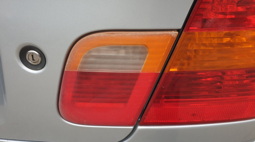 Stop Lampa Tripla Dreapta de pe Capota Portbagaj BMW Seria 3 E46 Berlina Sedan 1998 - 2006