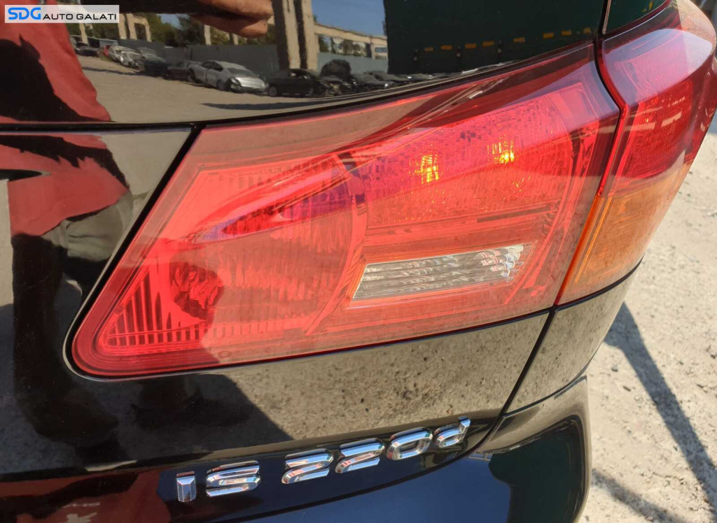 Stop Lampa Tripla Dreapta de pe Capota Portbagaj Lexus XE20 IS IS220 2005 - 2013 [C0567]