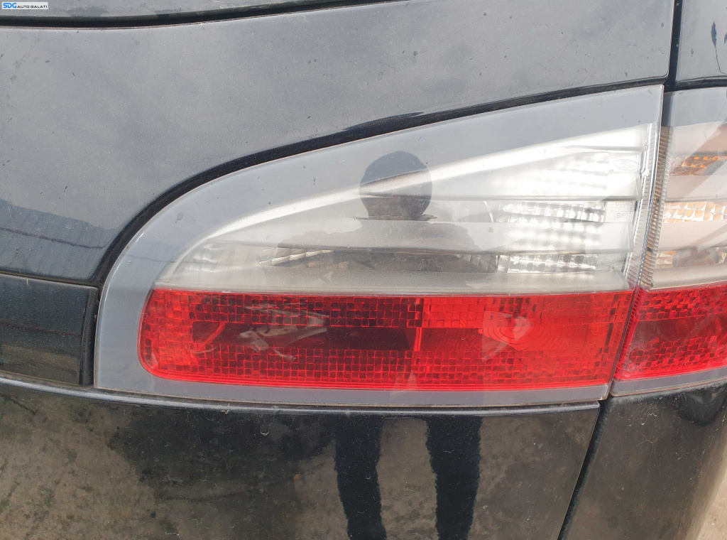 Stop Lampa Tripla Dreapta de pe Haion Haion Portbagaj Ford S Max NFL Non Facelift 2006 - 2010 [K5182]