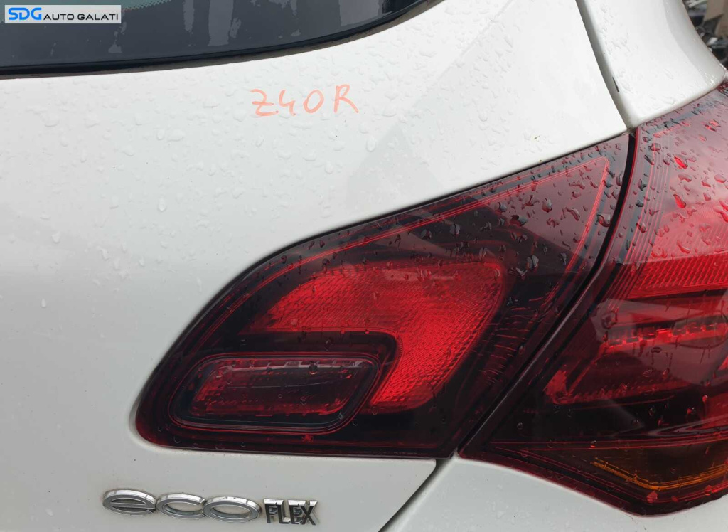 Stop Lampa Tripla Dreapta de pe Haion Haion Portbagaj Opel Astra J Facelift Hatchback 2009 - 2016 [C7322]