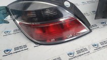 Stop lampa tripla dreapta fumuriu Opel Astra H Hat...