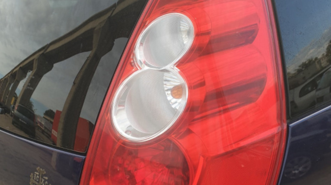 Stop Lampa Tripla Dreapta Mazda 5 2005 - 2010 [C3516]