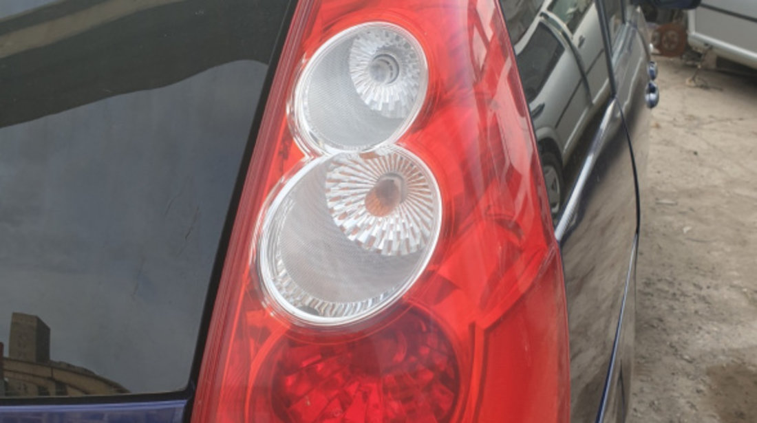 Stop Lampa Tripla Dreapta Mazda 5 2005 - 2010 [C3516]