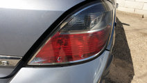 Stop Lampa Tripla Dreapta Opel Astra H Hatchback 2...