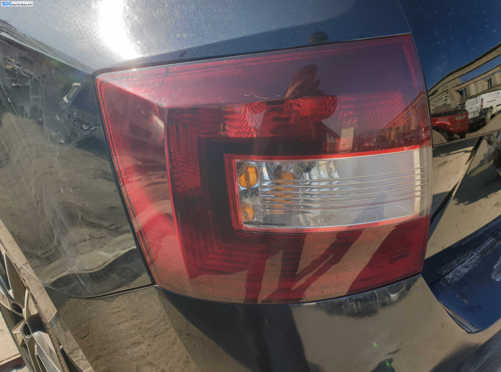 Stop Lampa Tripla Stanga cu Defect Skoda Rapid Hatchback 2012 - 2017 [K4364]