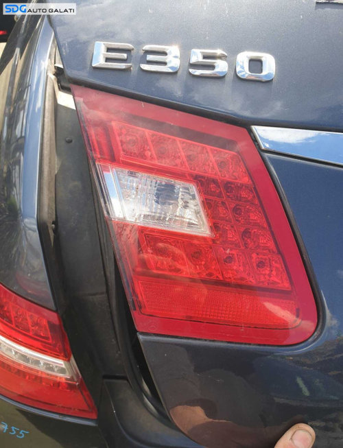 Stop Lampa Tripla Stanga de pe Capota Portbagaj Mercedes Clasa E Class W212 2009 - 2012 [C4925]