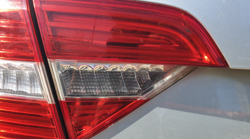 Stop Lampa Tripla Stanga de pe Haion Haion Portbagaj Skoda Superb 2 Hatchback Facelift 2013 - 2015 [C4186]