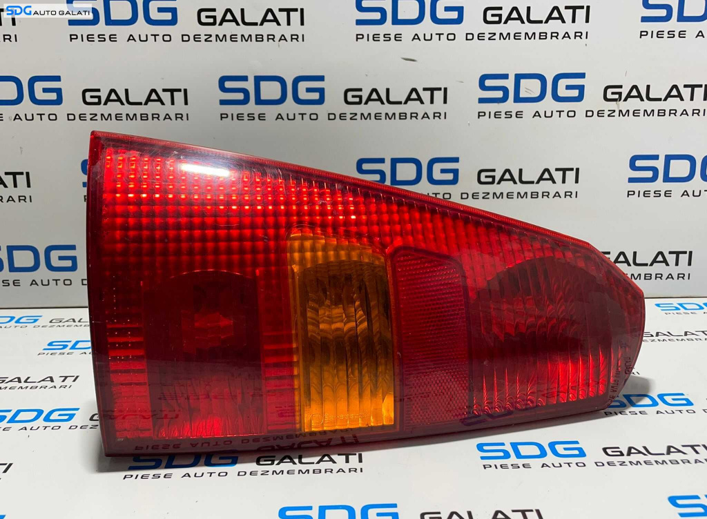 Stop Lampa Tripla Stanga Ford Focus 1 Break Variant Combi 1998 - 2004 [L2402]