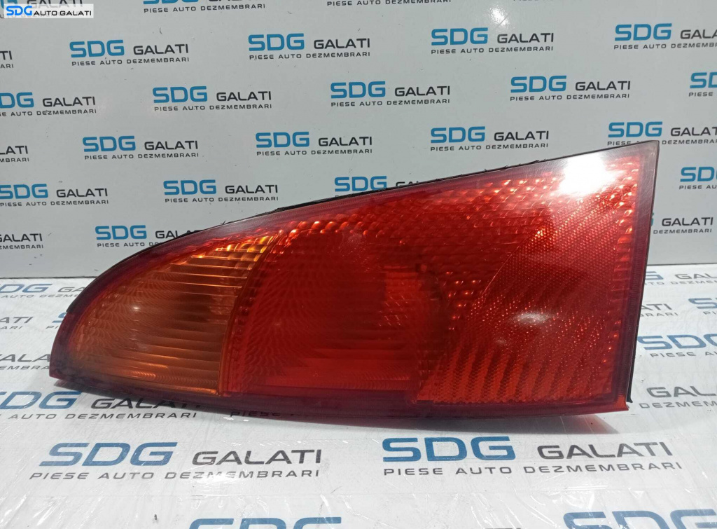 Stop Lampa Tripla Stanga Ford Focus 1 Hatchback Scurt 1998 - 2004 [L4773]