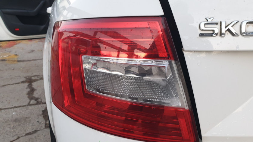 Stop Lampa Tripla Stanga Skoda Octavia 3 Hatchback Berlina Sedan 2013 - 2017 [C4369]