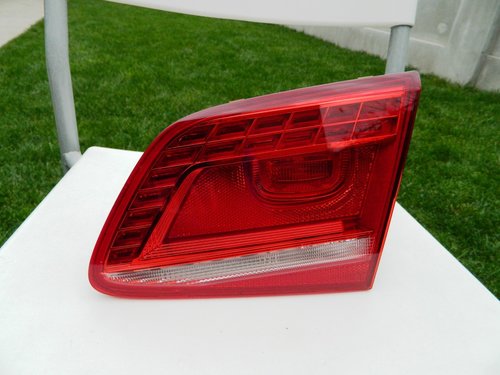 Stop LED dreapta hayon VW Passat 3AA model 2012-2014 cod 3AE945308D