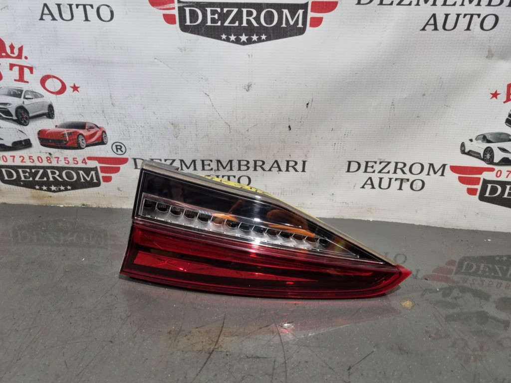 Stop led dreapta portbagaj 5E6945308 Skoda Octavia IV Sedan 1.5 TGI G-TEC DHFA 131 cai