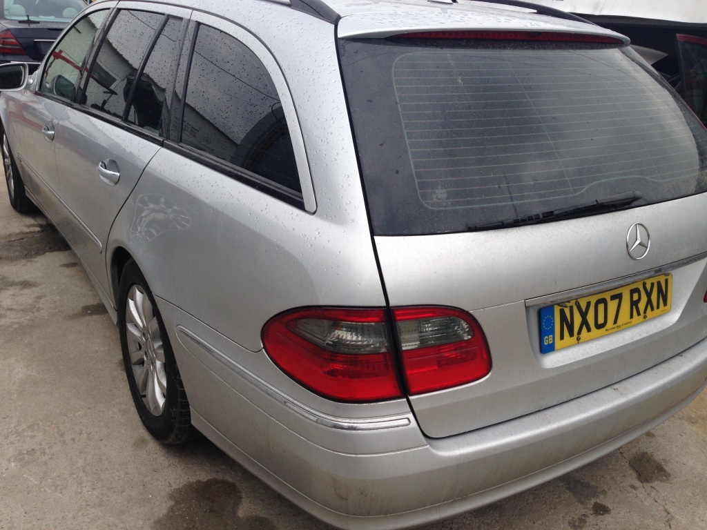 Stop mercedes e220 s211 break 2007 facelift