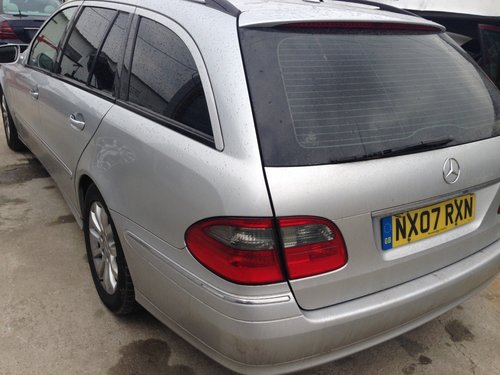 Stop mercedes e220 s211 break 2007 facelift