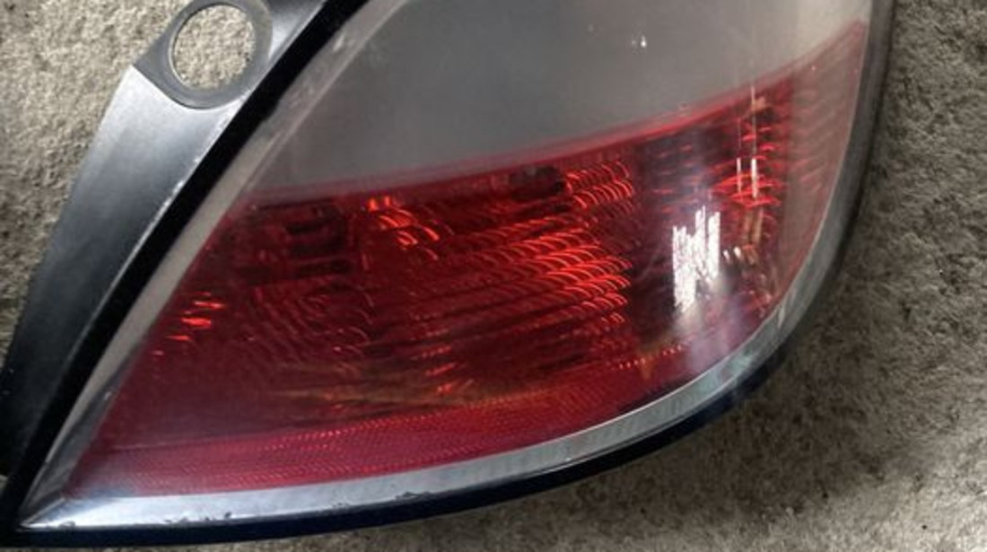 Stop Opel Astra H Hatchback Tripla lampa Stanga Dreapta