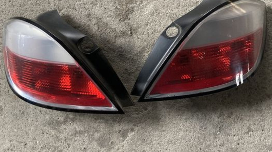 Stop Opel Astra H Hatchback Tripla lampa Stanga Dreapta