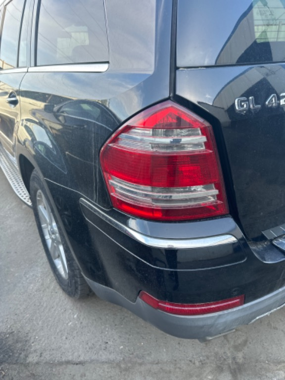 Stop stânga spate Mercedes Gl x164 in stare foarte buna , original