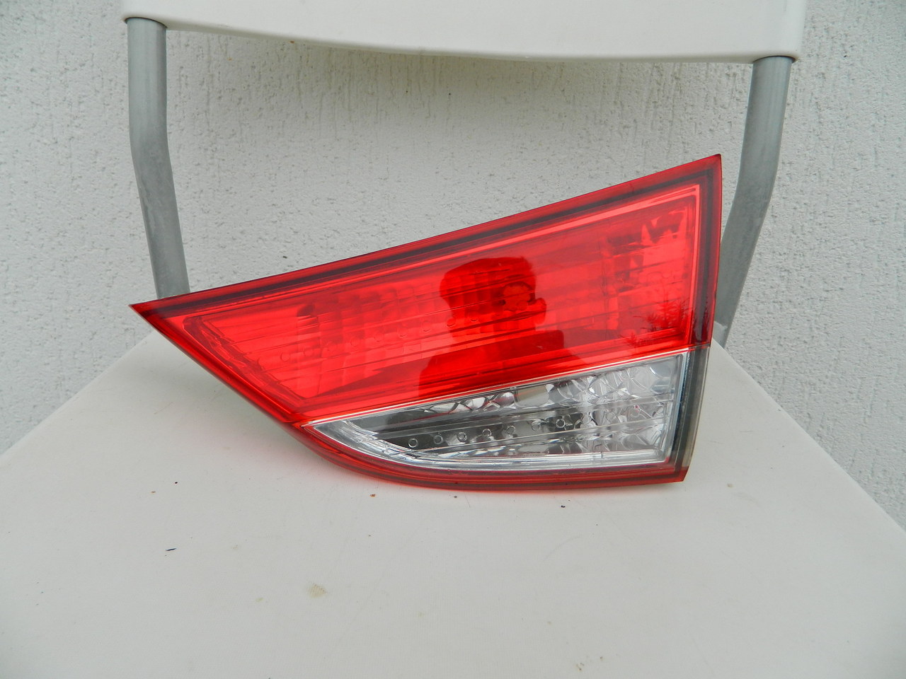 Stop staga pe hayon Hyundai Elantra An 2011-2015 cod 92404-3X0