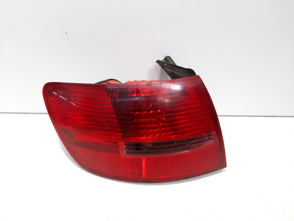 Stop stanga aripa, Audi A6 Avant (4F5, C6) (id:557289)
