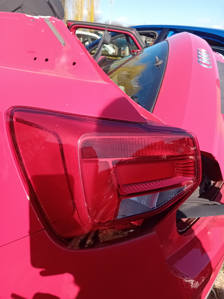 Stop stanga aripa Audi Q2 - Motorina 2016, 81A945069C