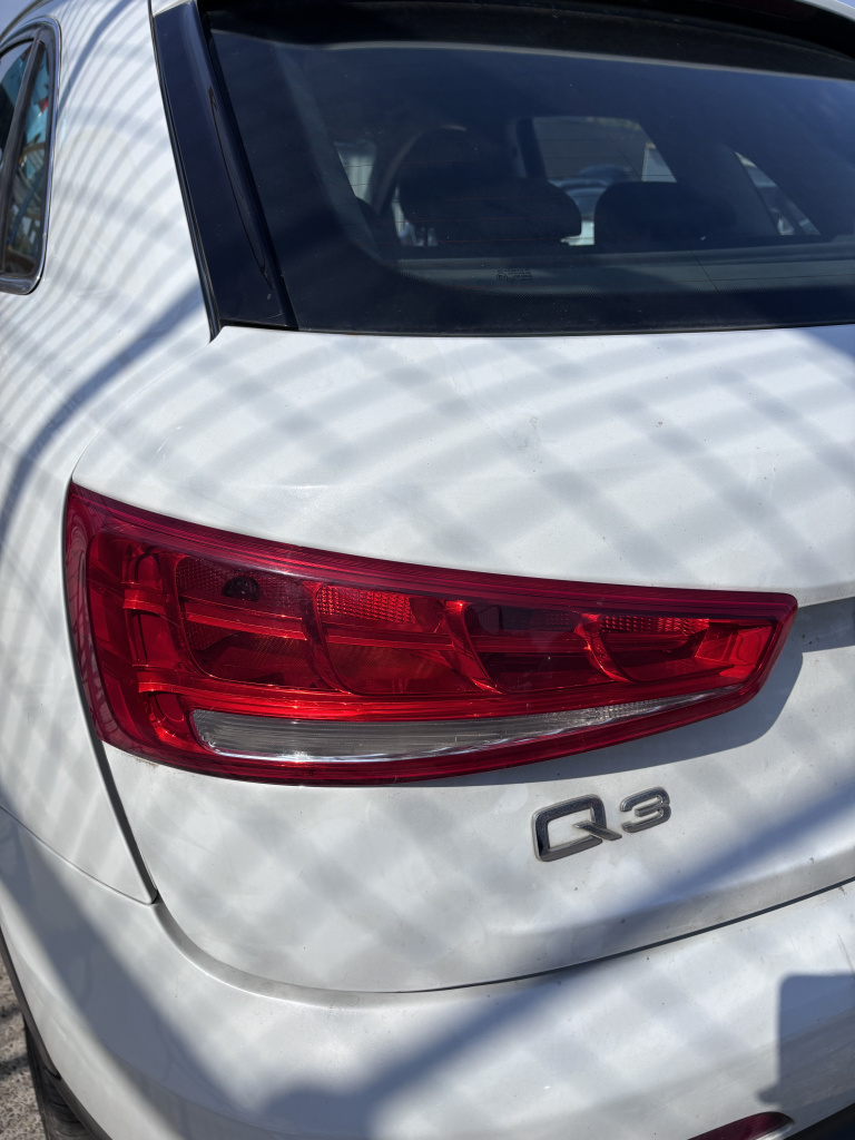 Stop stanga aripa Audi Q3 2.0 Motorina 2011, -