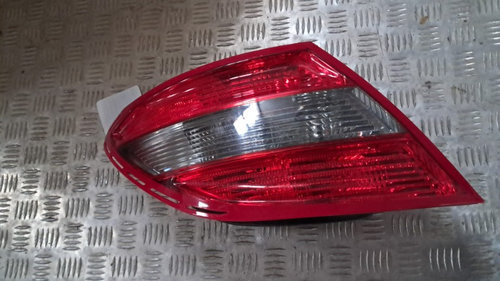 Stop stanga aripa Mercedes C-Klass W204 1.8 cod motor M271950,an 2009 cod A2048202964 L