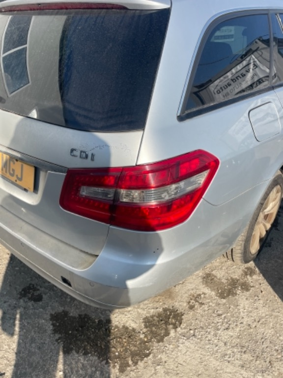 Stop stanga aripa Mercedes e class w212 break, combi