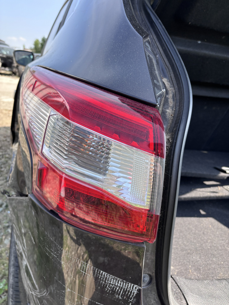 Stop stanga aripa Nissan Qashqai 1.2 Benzina 2014, CU DEFECT