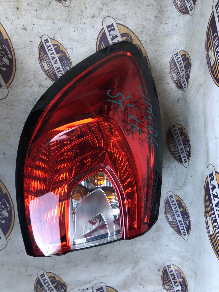 Stop stanga aripa Renault Captur 2015, 265558548R