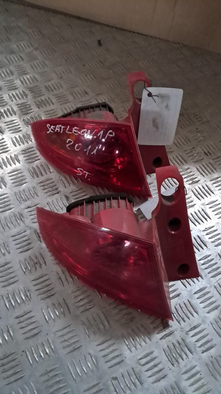 Stop stanga aripa Seat Leon 1P 1.2 TSI an 2010 2011 2012 cod 1P0945095