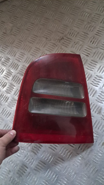 Stop stanga aripa Skoda Octavia 1 sedan an 2006 cod 1U6945095