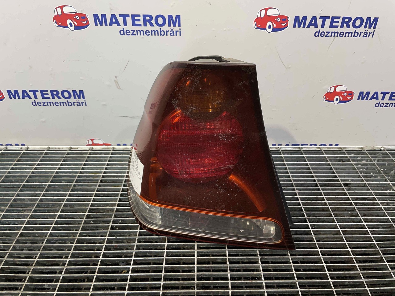 STOP STANGA BMW SERIA 3 E 46 - - (2001 2005)