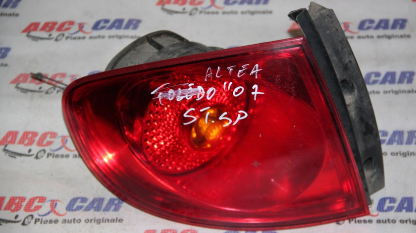 Stop stanga caroserie Seat Altea 2004-2015 5P0945095E (are o fisura),