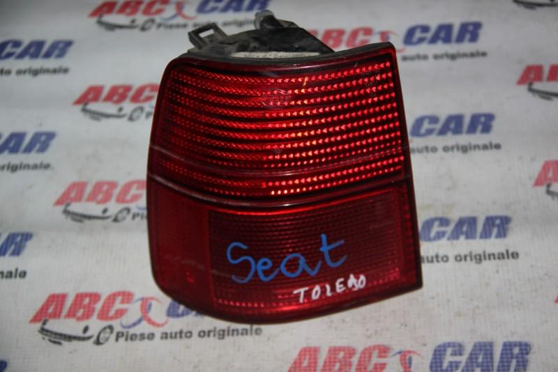 Stop stanga caroserie Seat Toledo 1991-1999 1L0945095A