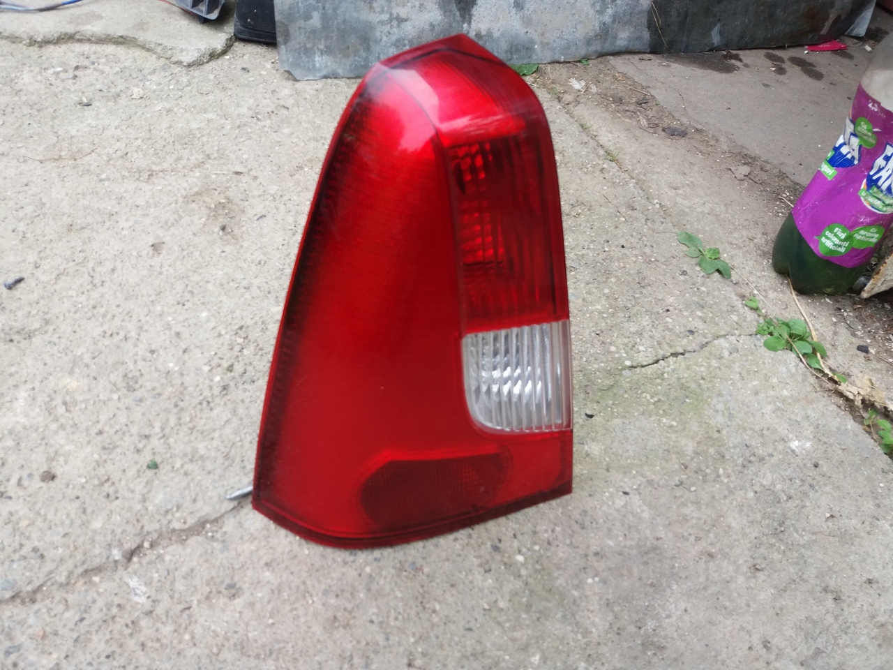 Stop Stanga Dacia Logan  cu Semnal Alb