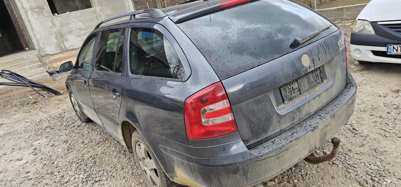 Stop stanga / dreapta Skoda Octavia 2 combi 2005 2006 2007 2008